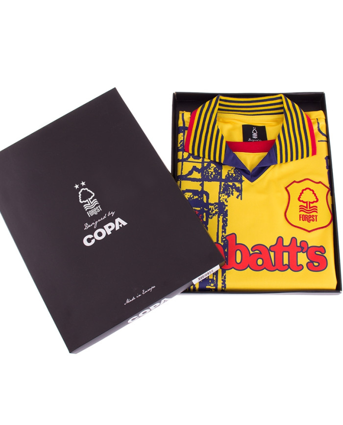 Nottingham Forest 1995-1997 Away Retro Football Shirt